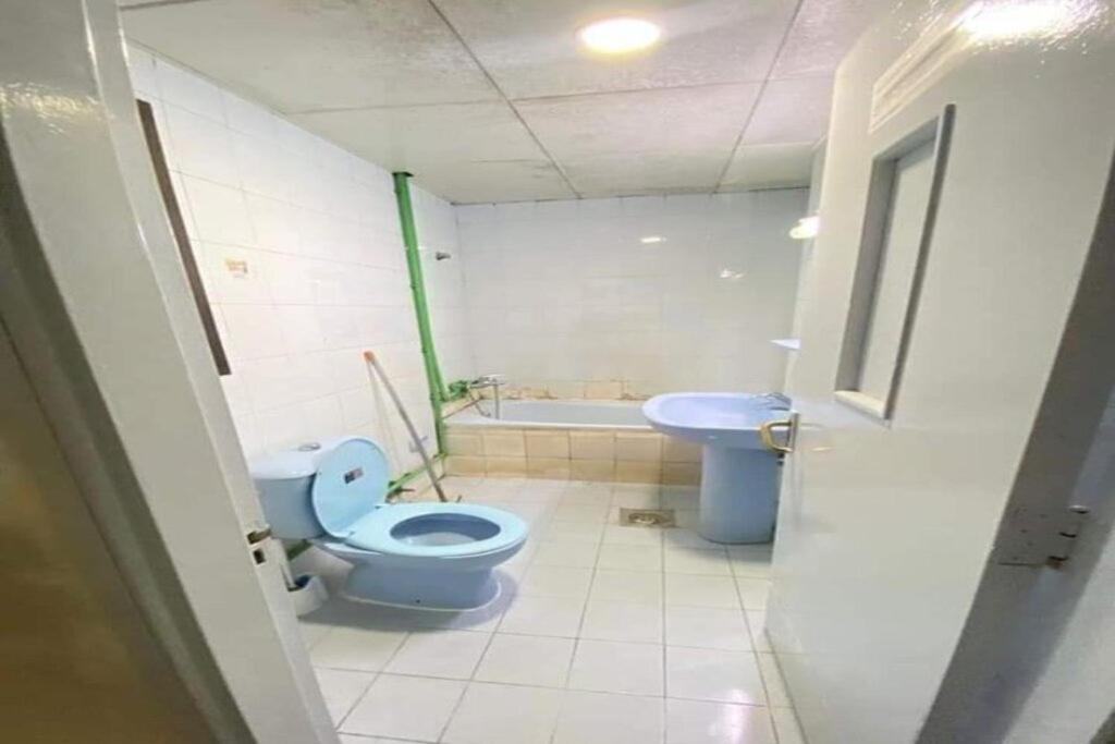 Single Room Near "World Trade Centre&Beach" Abudhabi أبو ظبي المظهر الخارجي الصورة